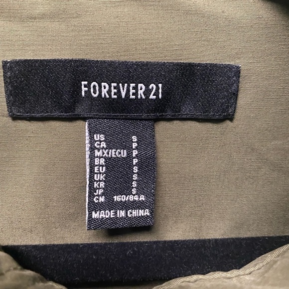 FOREVER 21 womens utility Jacket
Zip Up Hoodie Army green Size Small - Picture 6 of 10